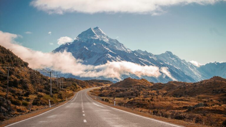 Top four booking websites for small hotels in New Zealand
