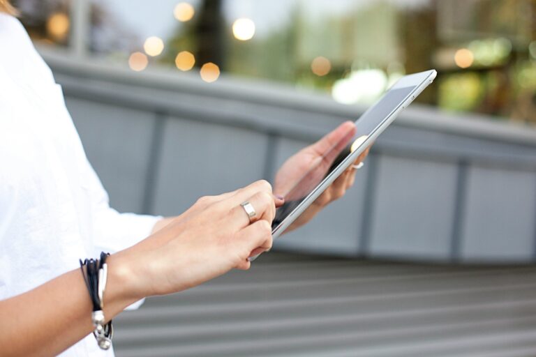 How to Write the Perfect Post-Stay Email